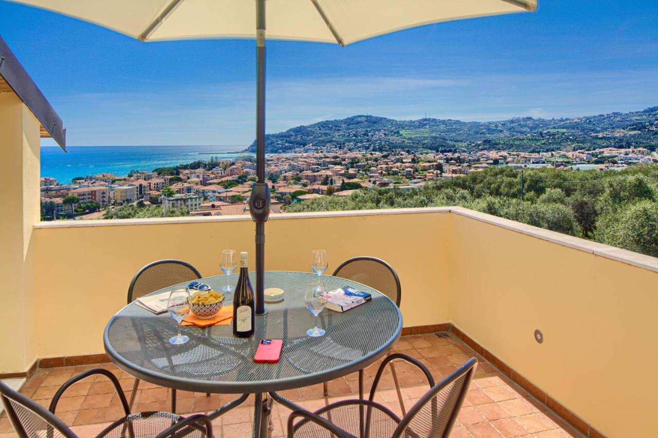 Appartamenti Villa il Poggiolo Diano Marina Esterno foto