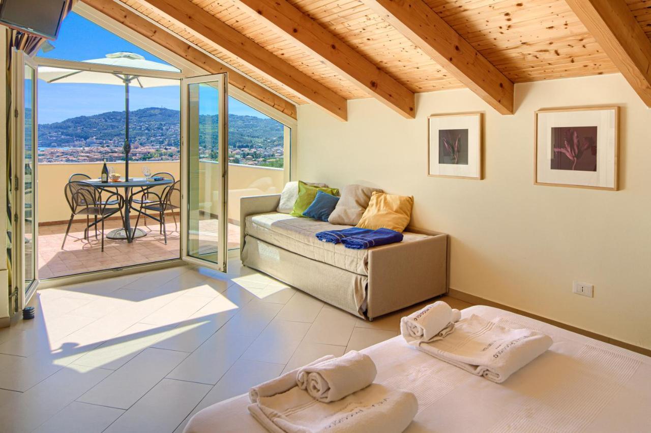 Appartamenti Villa il Poggiolo Diano Marina Esterno foto