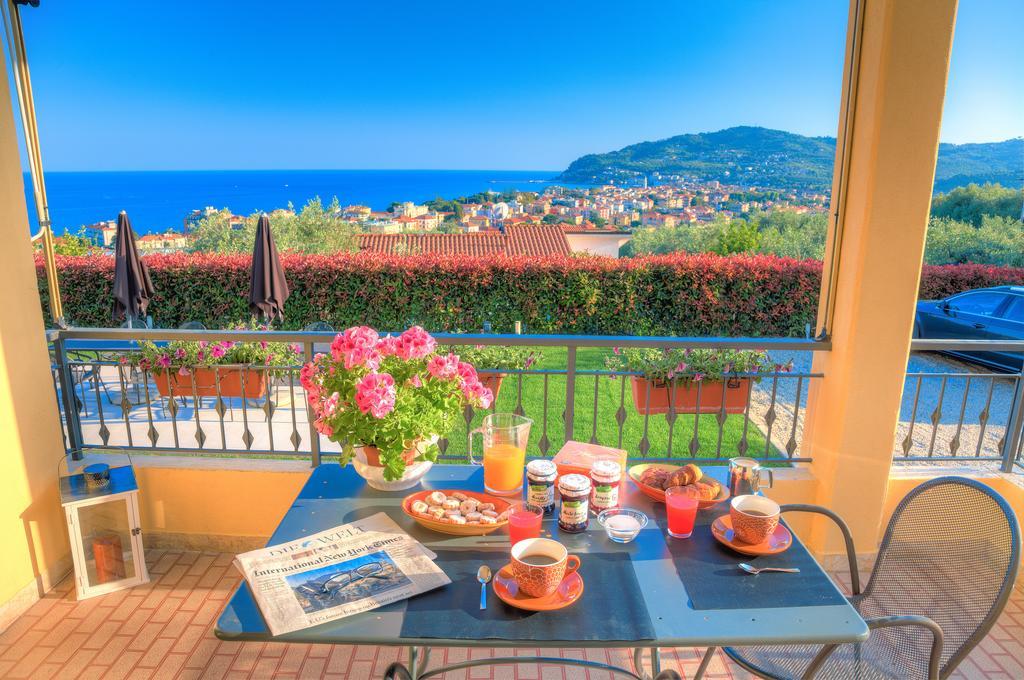 Appartamenti Villa il Poggiolo Diano Marina Esterno foto