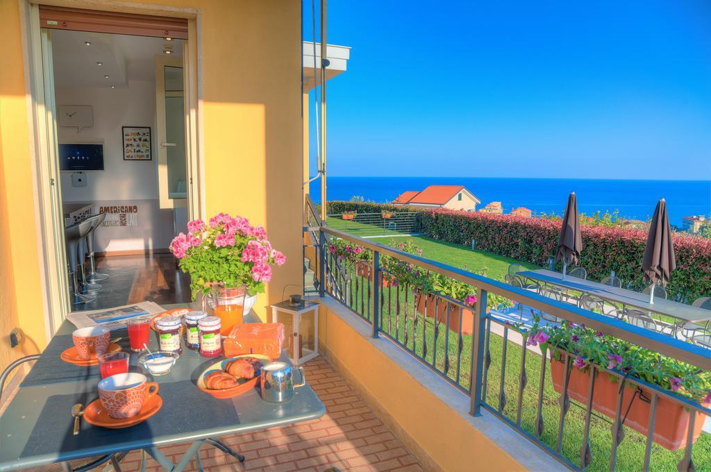 Appartamenti Villa il Poggiolo Diano Marina Esterno foto