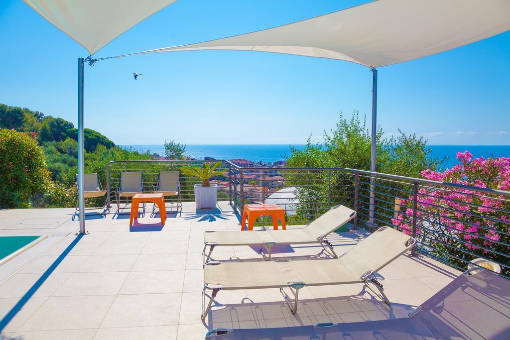 Appartamenti Villa il Poggiolo Diano Marina Esterno foto