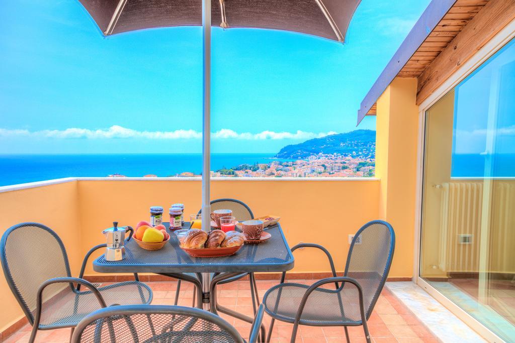 Appartamenti Villa il Poggiolo Diano Marina Esterno foto